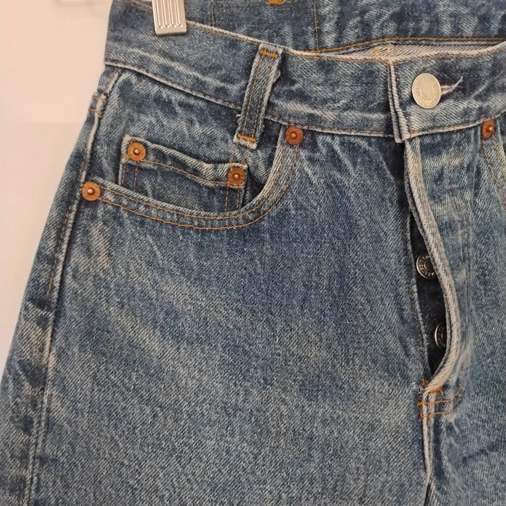 Vintage Levi's 701 Student Fit Jeans- 22" Waist, Distressed Indigo - Picture 5 of 5